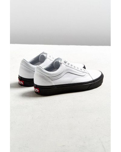 white and black vans shoes