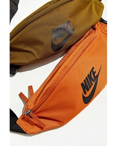 sling pack nike