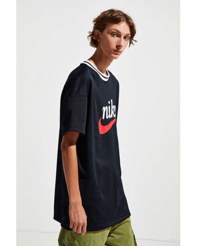 Nike Nike Heritage Mesh Tee in Black 