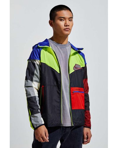 nike running windrunner jacket in multicolour