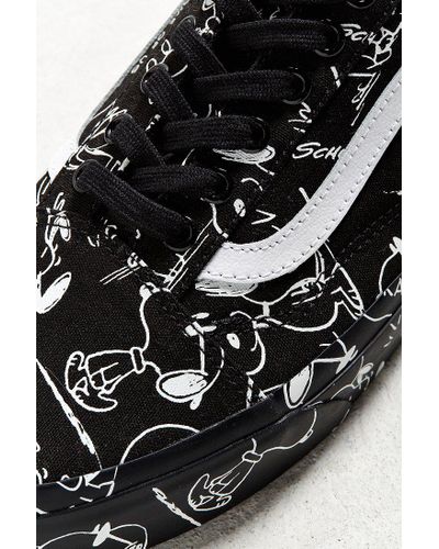 black snoopy vans