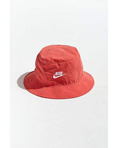 nike bucket hat red