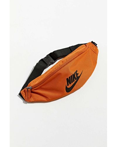 nike heritage orange