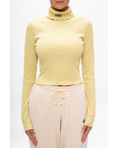 tropos hooded windbreaker