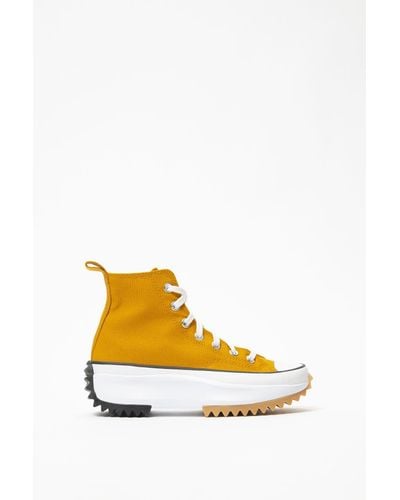 run star hike saffron yellow