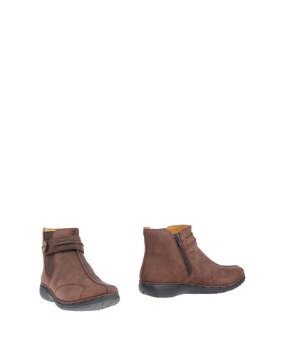clarks brown ankle boots ladies