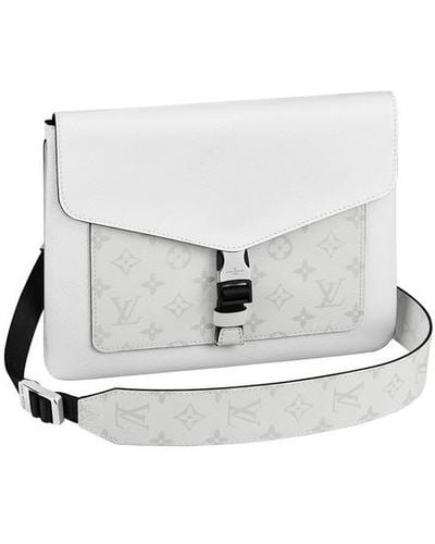 Louis Vuitton Outdoor Messenger Tasche mit Überschlag - Weiß