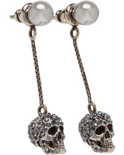 Alexander McQueen Skull-Ohrringe mit Perlenpavé - Weiß
