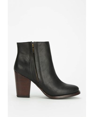 Silence + Noise Half-Stacked Heeled Ankle Boot - Black
