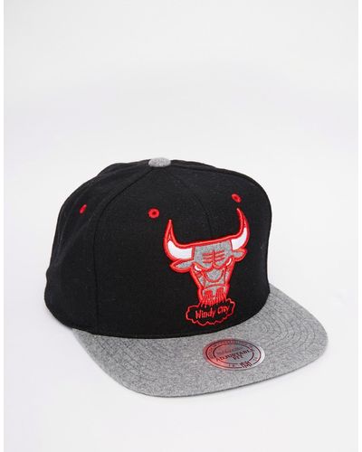 Mitchell & Ness Chicago Bulls Snapback Cap With Melton Wool Visor - Black