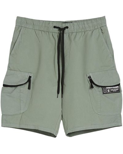 Bershka Shorts - Grün