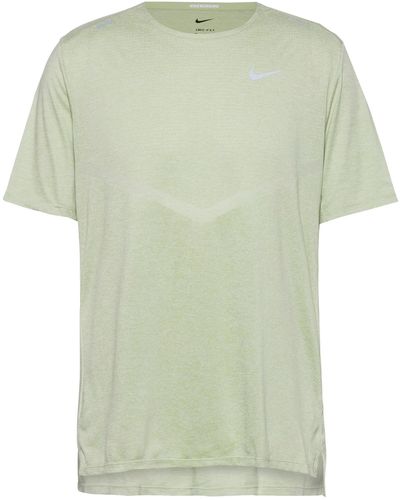 Nike Funktionsshirt 'rise 365' - Grün