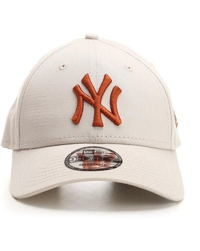 KTZ "9forty New York Yankees League Essential" Cap - White