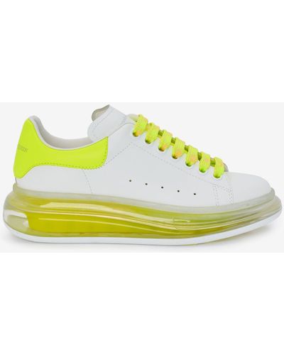 Alexander McQueen Sneaker con suola oversize trasparente - Giallo