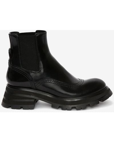 Alexander McQueen Wander Leather Chelsea Boot - Black