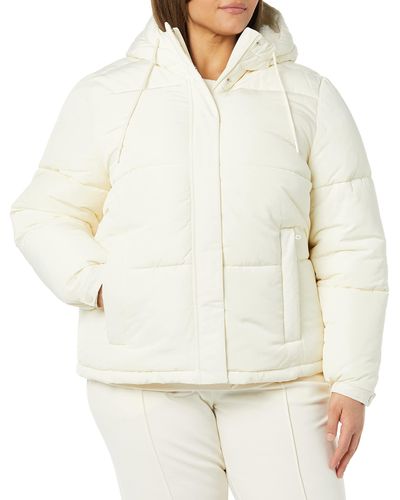 Amazon Essentials Water Repellent Recycled Polyester Sherpa Lined Hooded Puffer Jacket - White