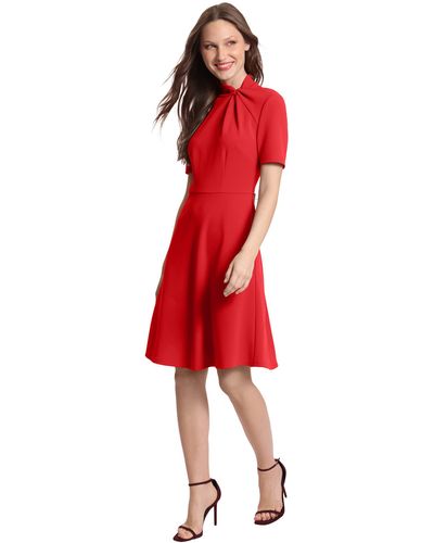Donna Morgan Rack Version Of D7886m-twisted Collar Dress With Assymmetrical Seams - Red