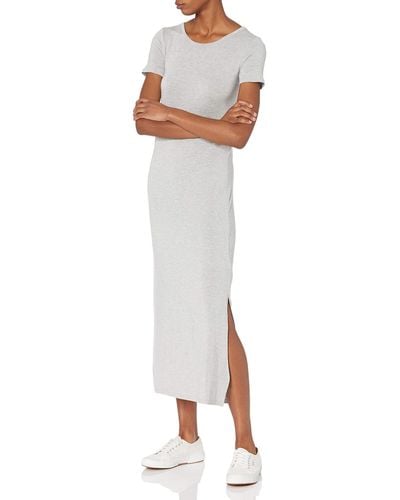 Amazon Essentials Kurzärmeliges Jersey-Maxikleid mit Schlitz an der Seite und Rundhalsausschnitt - Weiß