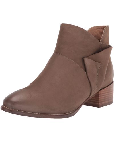 Seychelles Pep In Your Step Fashion Boot - Brown