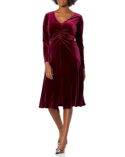 Eliza J Side Ruched Velvet Sheath Dress - Red