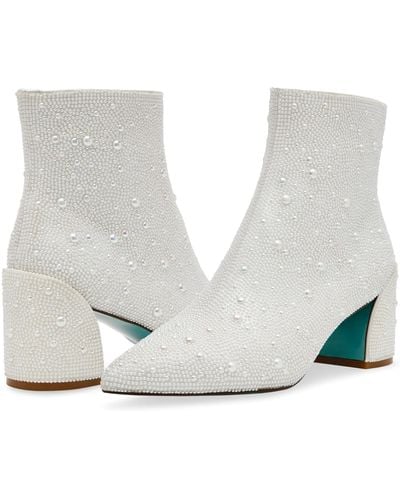 Betsey Johnson Corry Fashion Boot - White