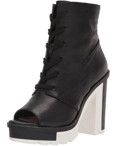 Jessica Simpson Lizzah Fashion Boot - Black