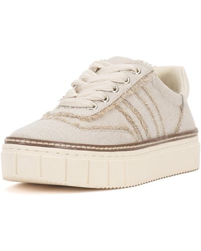 Vince Camuto Reilly Sneaker - Natural