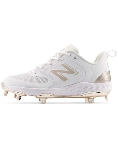 New Balance Fresh Foam Velo V3 Softball Shoe - White