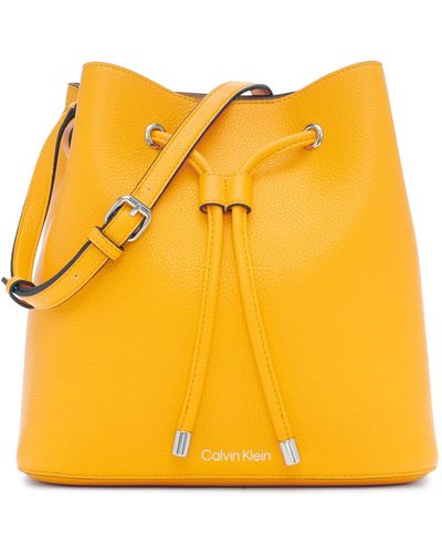 Calvin Klein Gabrianna Bucket - Yellow