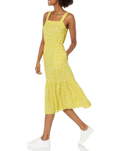 Amazon Essentials Vestido de Sarga fluida con Corte Escalonado y Acampanado Mujer - Amarillo