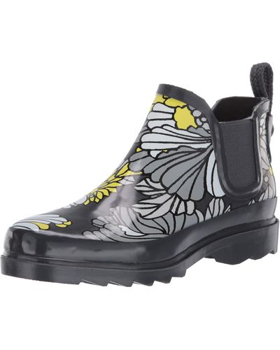 sak rain boots