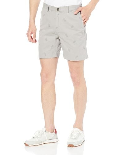 Amazon Essentials Pantalón Corto de 18 Cm de Ajuste Entallado Hombre - Gris