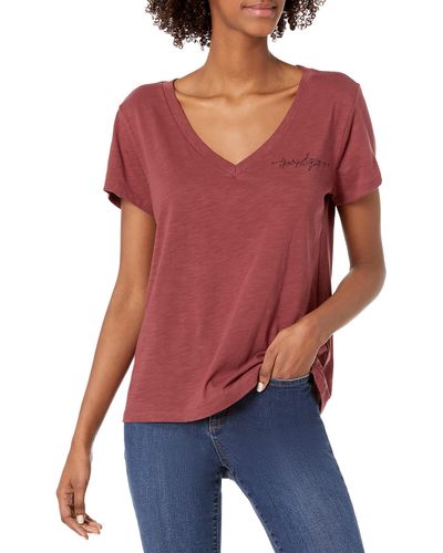 True Religion Crystal Caviar Short Sleeve V Neck Tee T-Shirt - Rot