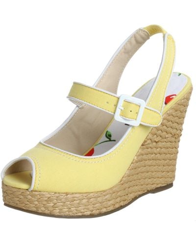 Madden Girl Villagee Sandal,yellow,7.5 M