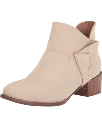 Seychelles Pep In Your Step Fashion Boot - Natural