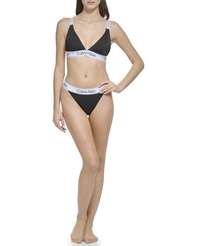 Calvin Klein Women's Tonal Logo With Mesh Unlined Triangle Bra, Grenada,  X-Small : : Clothing, Shoes & Accessories