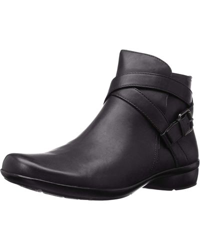 naturalizer black ankle boots