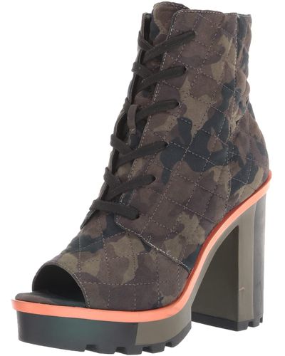 Jessica Simpson Lizzah Fashion Boot - Multicolor