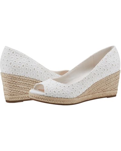 Bandolino Nuri Wedge Sandal - White