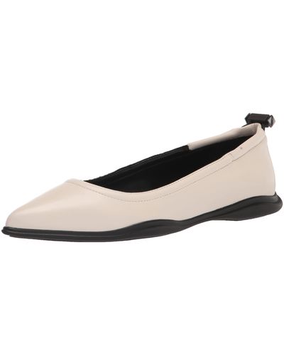 Vince Camuto, Shoes, 8 Womens Vince Camuto Estina Pointed Toe Flats