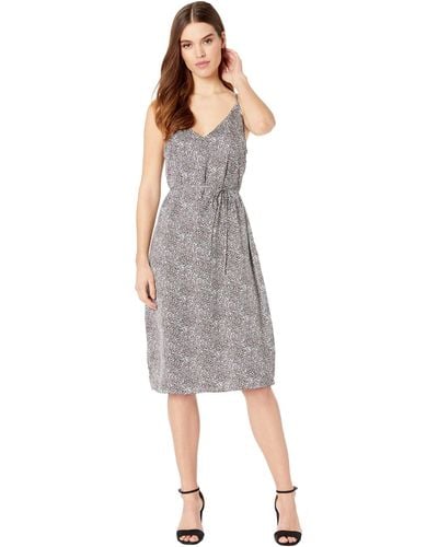 Cupcakes And Cashmere Chicago Ditsy Floral Soft Satin Dress With Waist Tie - Gray