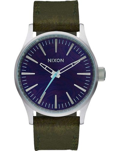 Nixon Analog Quarz Uhr mit Leder Armband A3772302 - Mehrfarbig