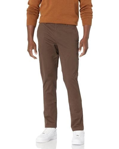 Amazon Essentials Pantalon Chino en Tissu Stretch Confortable Délavé Coupe Skinny - Marron
