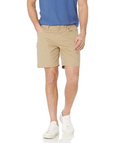 Amazon Essentials Elastische 5-Taschen-Shorts in schmaler Passform mit 18 cm Schrittlänge - Natur