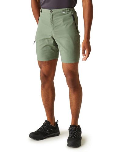 Regatta Pantaloncini da Passeggio Leesville II da Uomo con Tasche Multiple - Verde