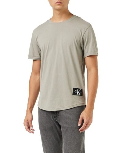 Calvin Klein Jeans T-shirt iche Corte Uomo Badge Turn Up Sleeve Scollo Rotondo - Grigio