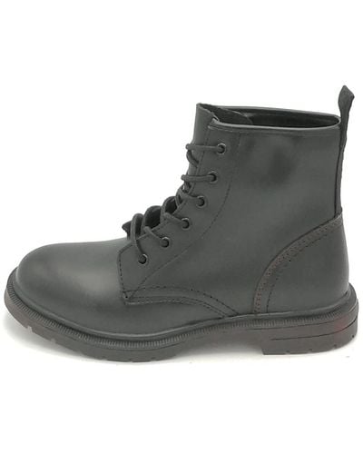 Wrangler Ankle Boots Wl12563a Black Leather Casual Comfortable Footwear Suitable For All Occasions. Fall-winter 2021-2022.