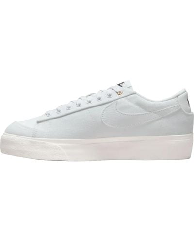 Nike Blazer Low Platform Canvas Sneaker - Weiß