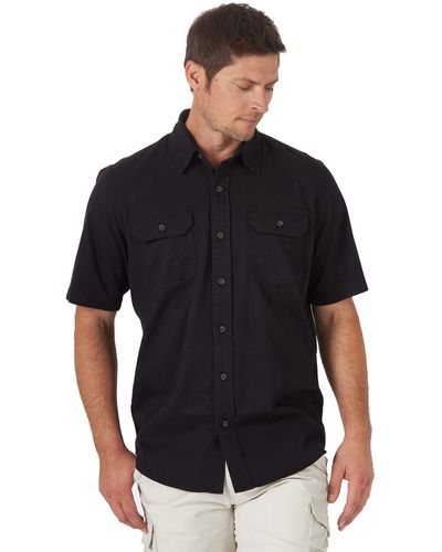 Wrangler Authentics Weather Anything Short Sleeve Woven Shirt Hemd mit Button-Down-Kragen - Schwarz