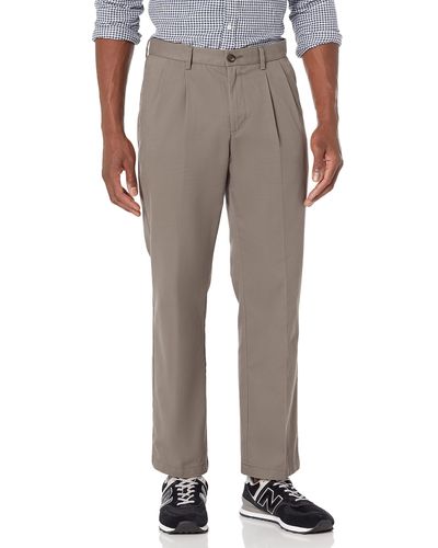 Amazon Essentials Classic-fit Wrinkle-resistant Pleated Chino Trouser - Grey